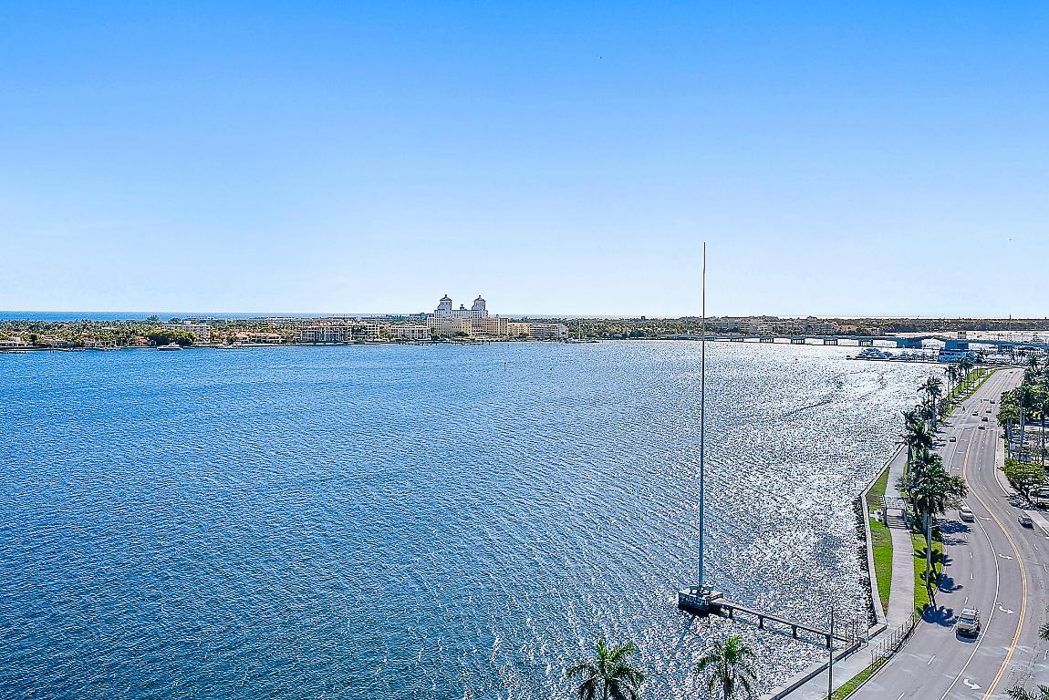 SLADE CONDO - Residential