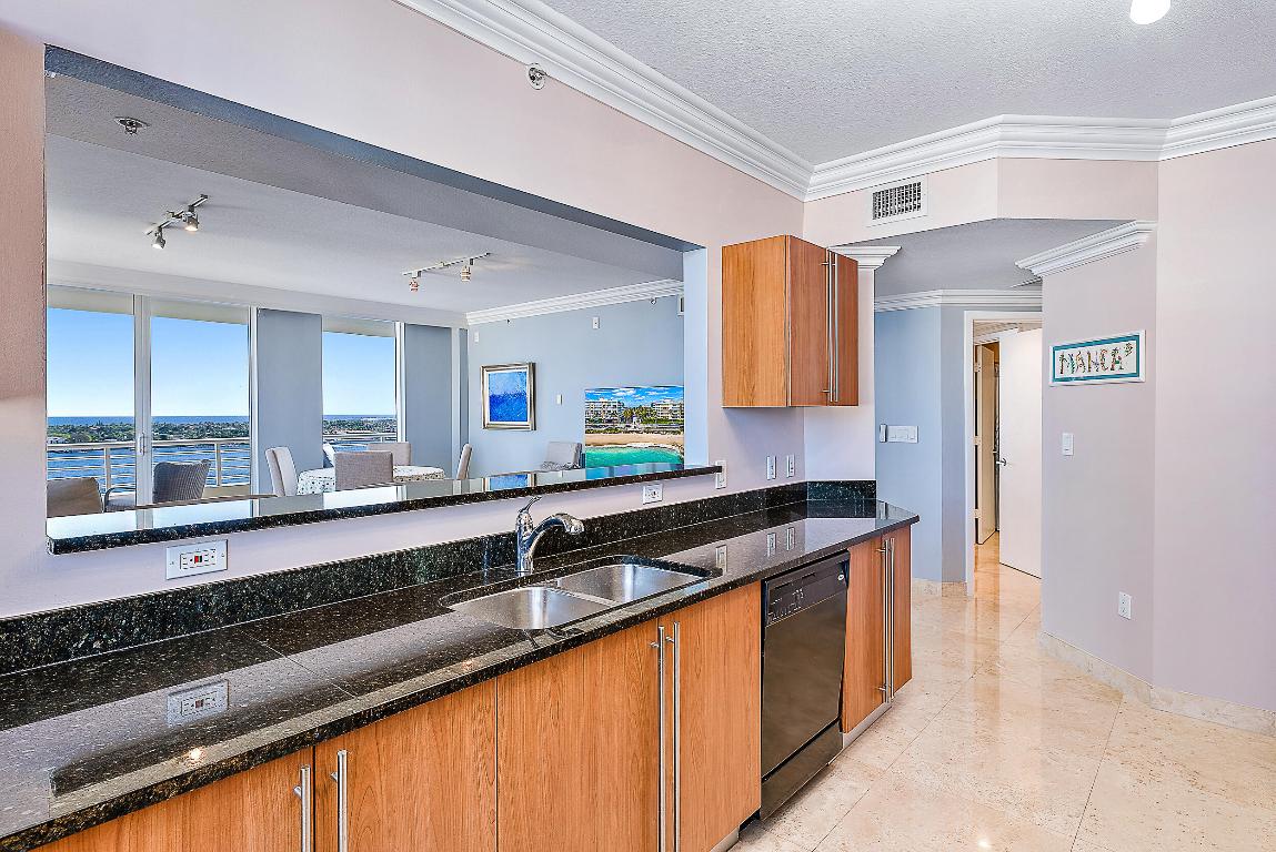 SLADE CONDO - Residential