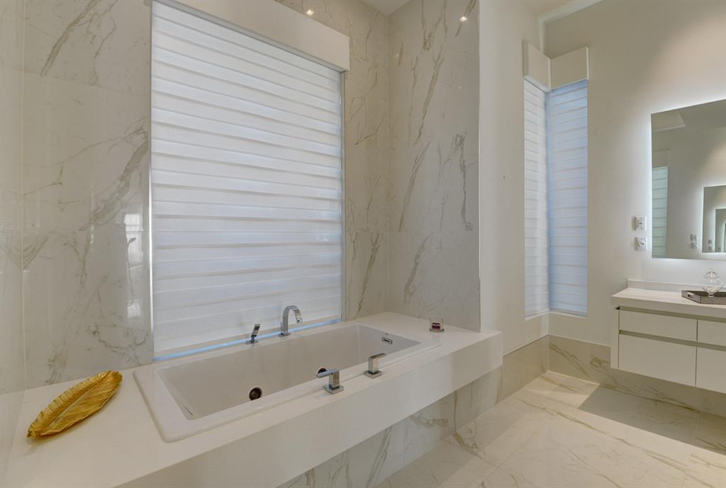 ST ANDREWS COUNTRY CLUB - Residential