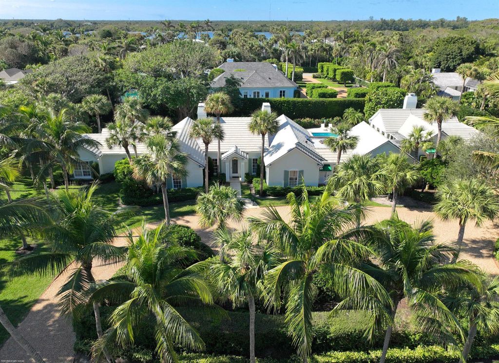 Photo of 162 S Beach Road, Jupiter Island, FL 33455 (MLS # R11101776)