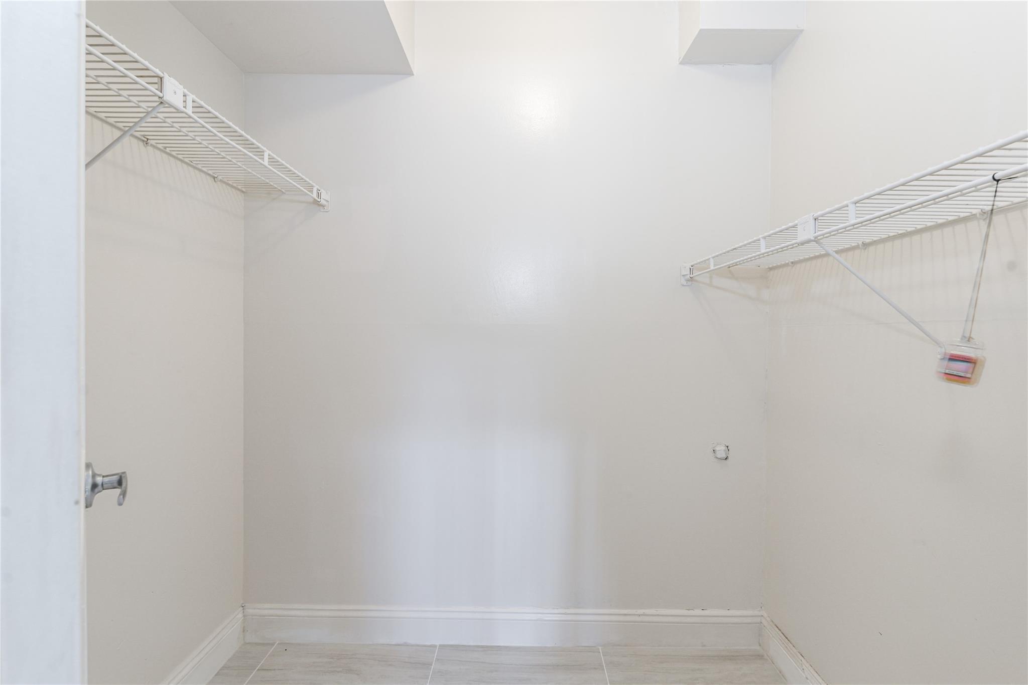 HOLLYBROOK GOLF AND - Residential Lease