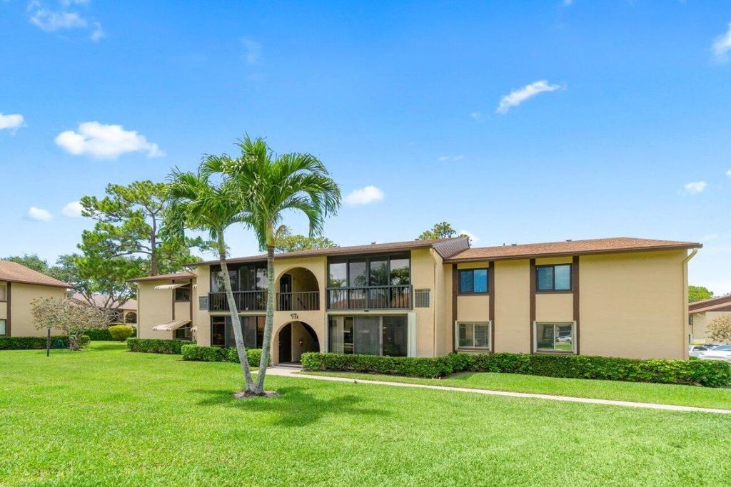 Photo of 234 Pine Hov Circle #B-1, Greenacres, FL 33463 (MLS # R11133819)