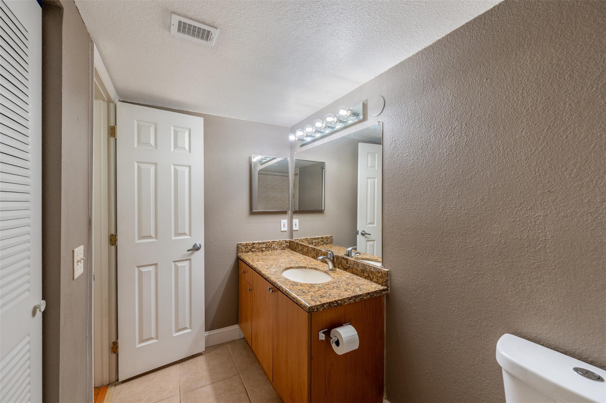 Isles at lago Nar - Residential Lease