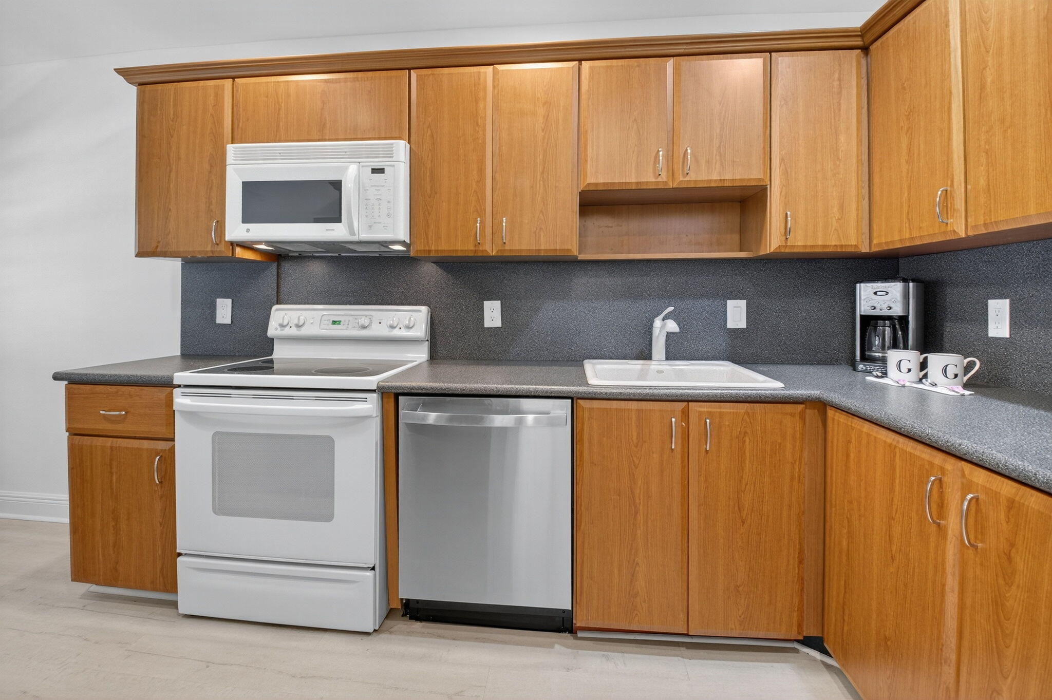 SOUTHPORT AT HUNTERS RUN - Residential