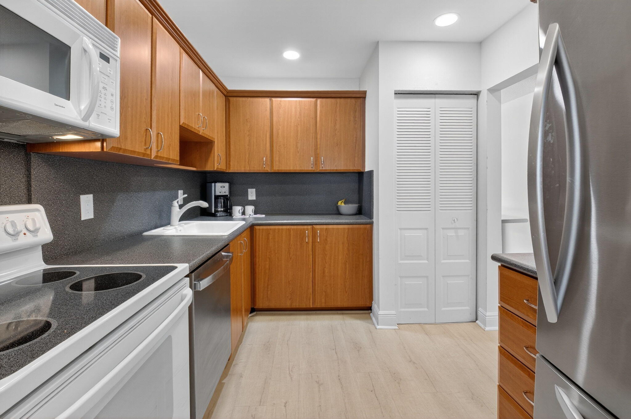 SOUTHPORT AT HUNTERS RUN - Residential