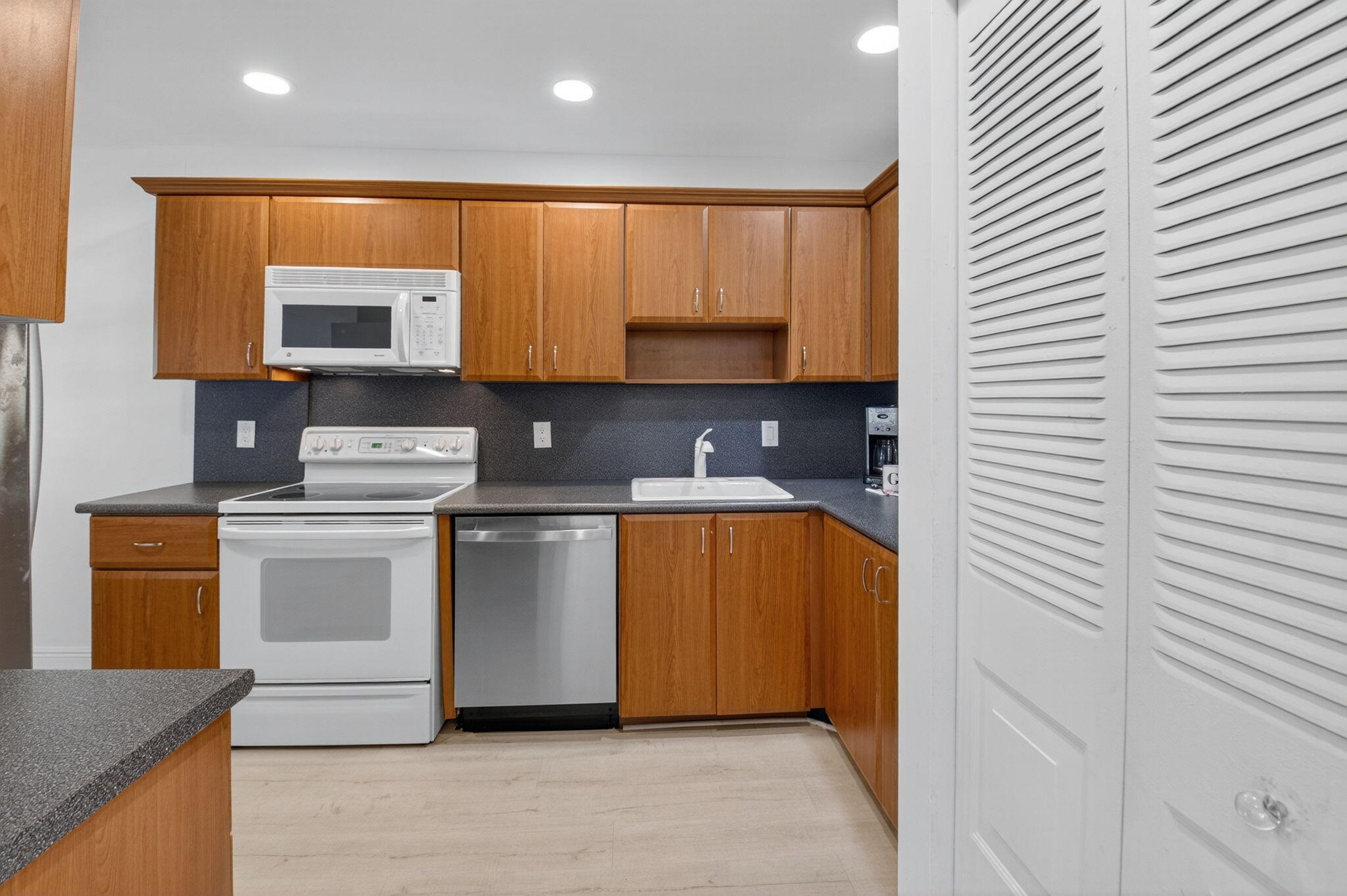 SOUTHPORT AT HUNTERS RUN - Residential