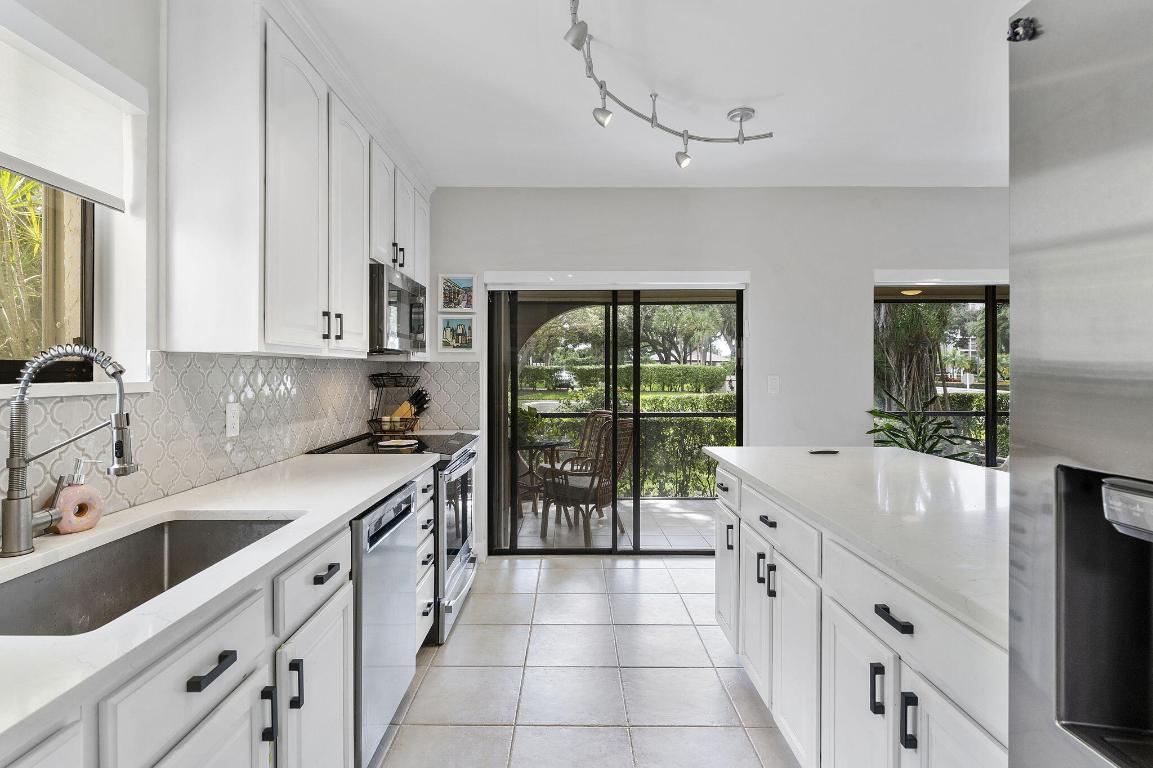 6314 Longboat Lane W 102