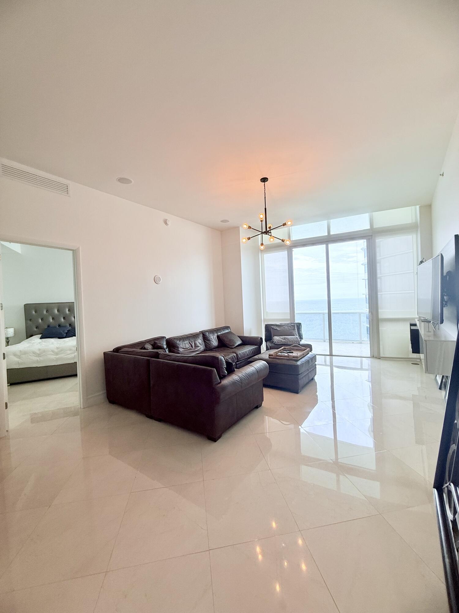Trump Tower III - Residential