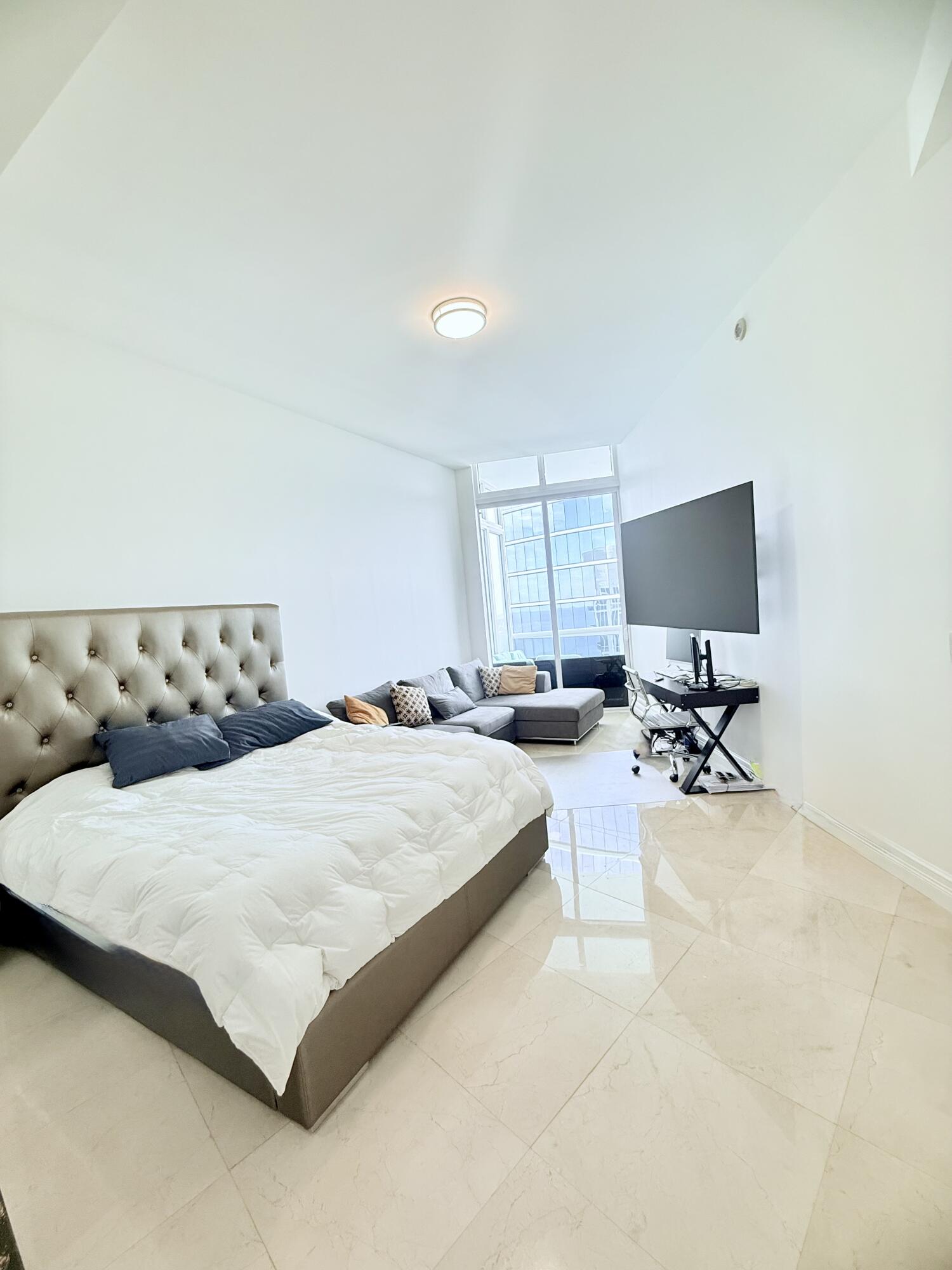 Trump Tower III - Residential