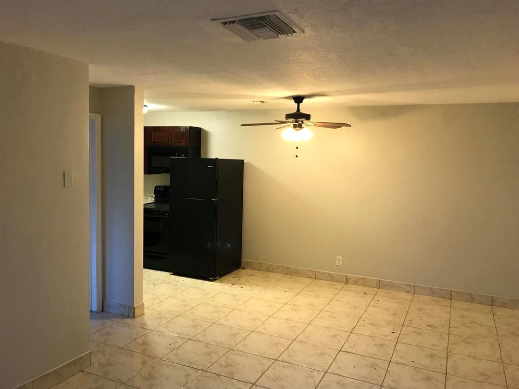 Photo of 211 SE 4th Avenue #B, Boynton Beach, FL 33435 (MLS # R11001946)