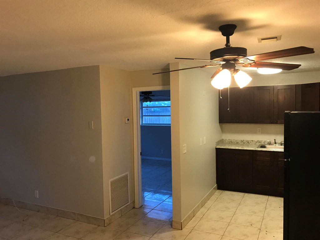 Photo of 211 SE 4th Avenue #B, Boynton Beach, FL 33435 (MLS # R11001946)