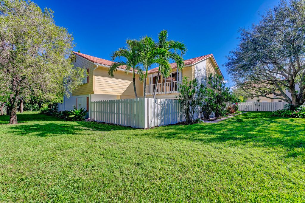 Photo of 246 Seabreeze Circle, Jupiter, FL 33477 (MLS # R11006564)