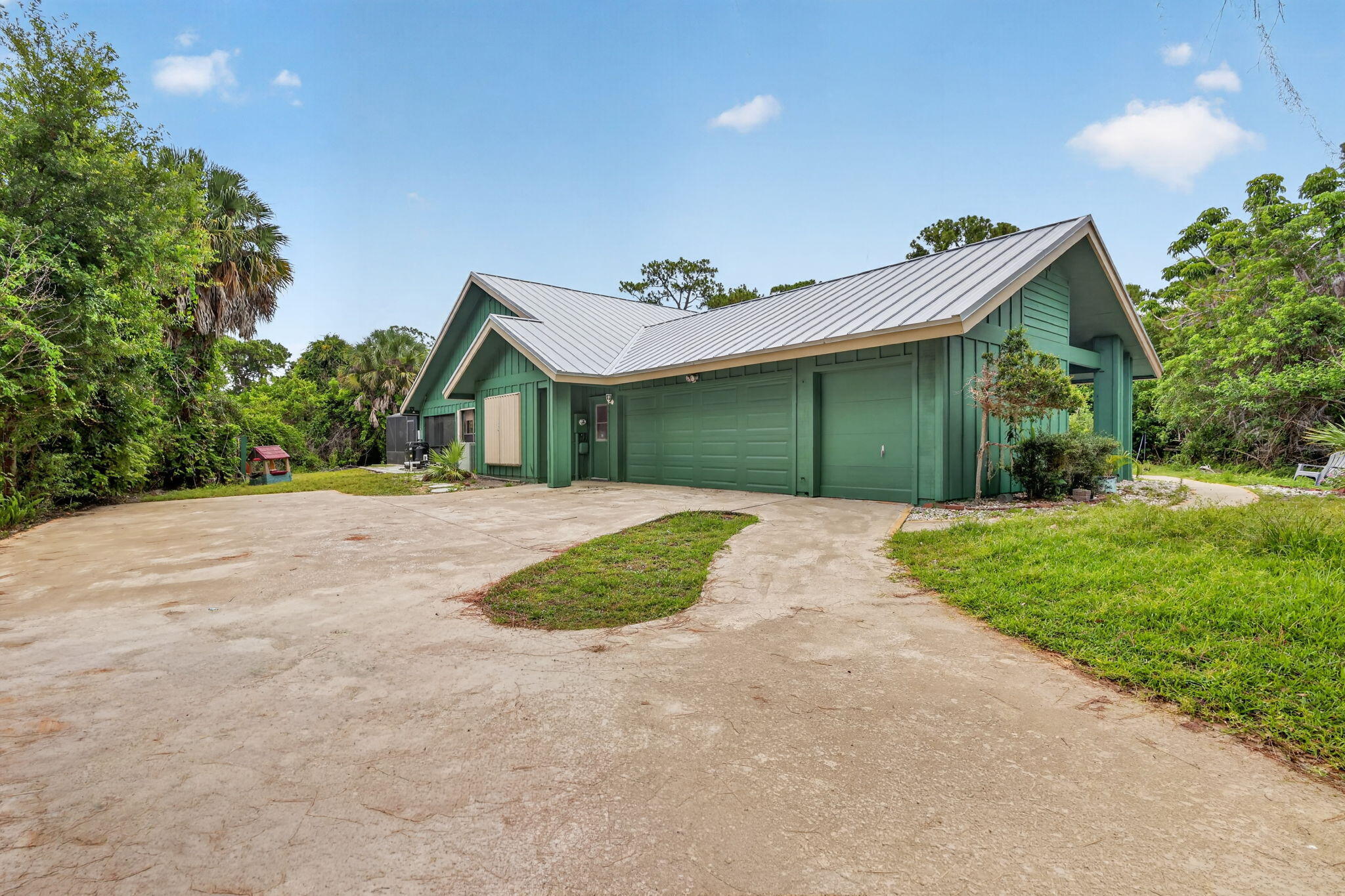 2111 SW Racquet Club Drive