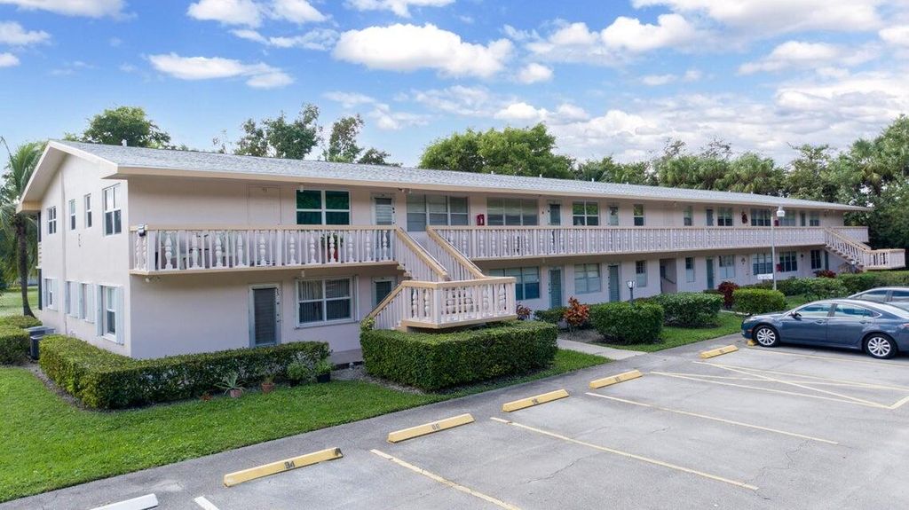 Photo of 99 Sussex E #99, West Palm Beach, FL 33417 (MLS # R11160043)