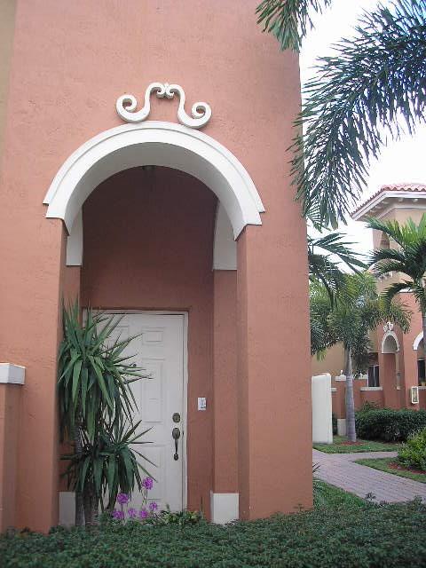 VILLAS AT HARBOR ISLES - Residential Lease