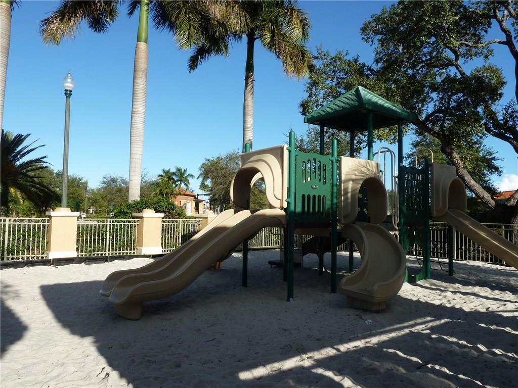 VILLAS AT HARBOR ISLES - Residential Lease