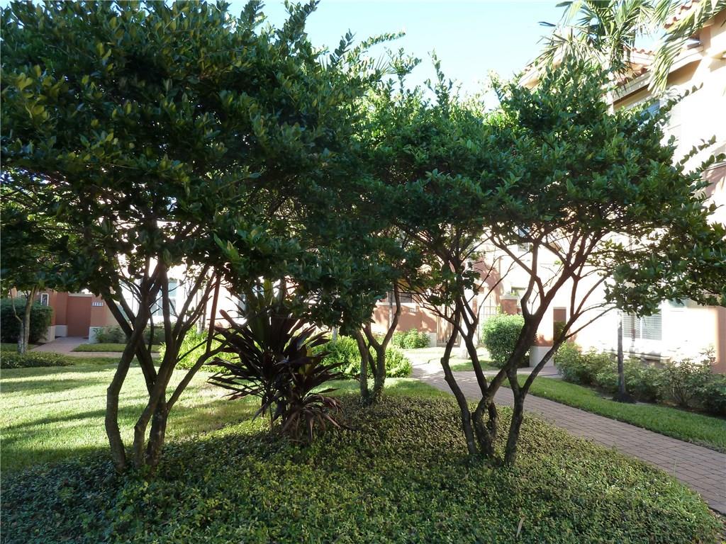 VILLAS AT HARBOR ISLES - Residential Lease