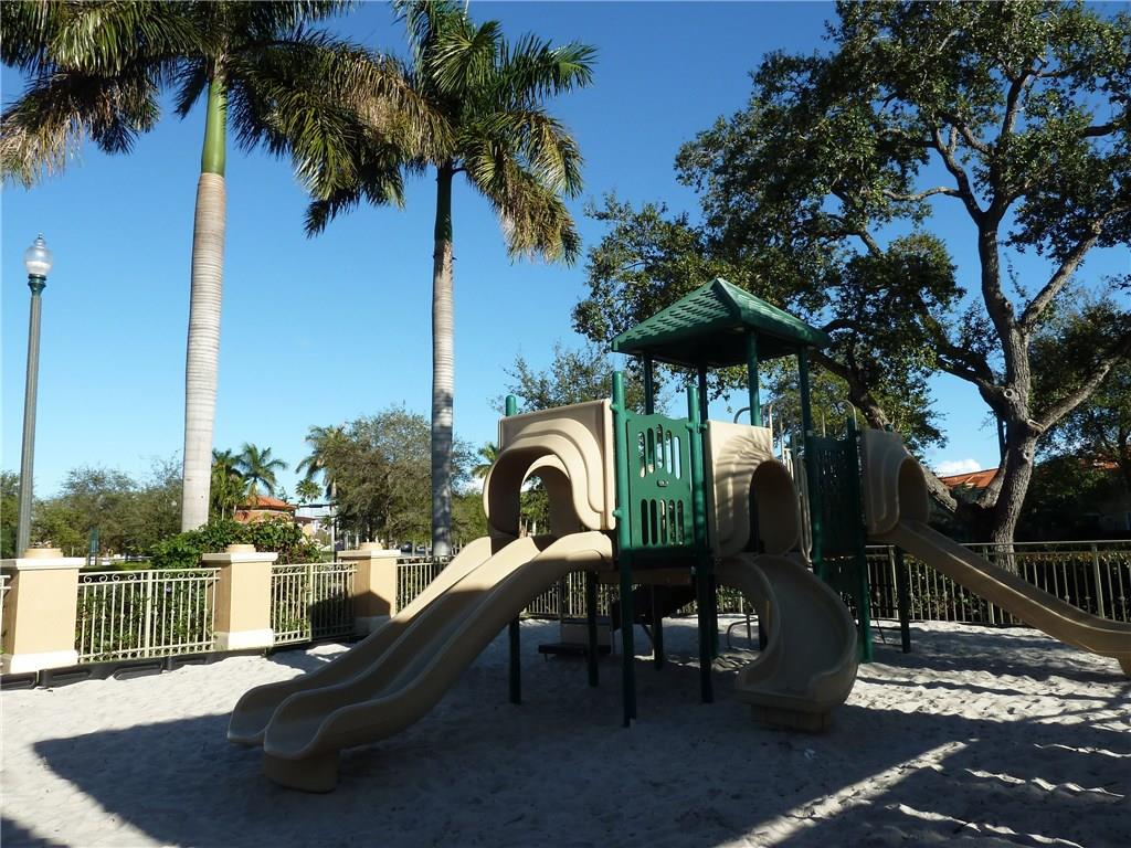 VILLAS AT HARBOR ISLES - Residential Lease