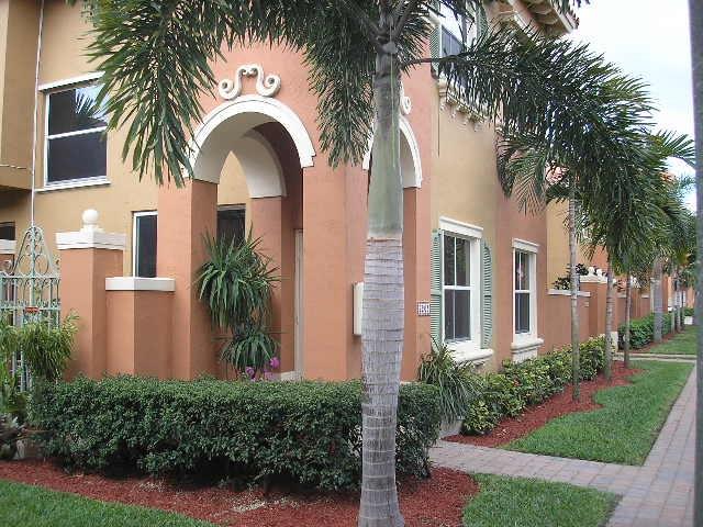 VILLAS AT HARBOR ISLES - Residential Lease