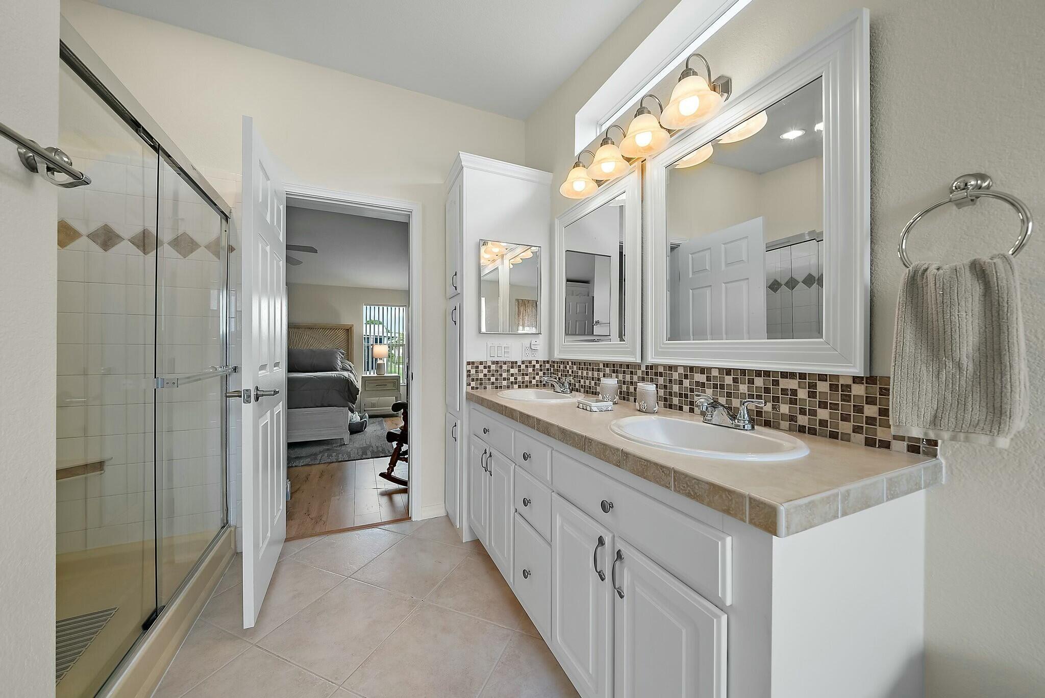 EAGLE'S RETREAT AT SAVANN - Residential