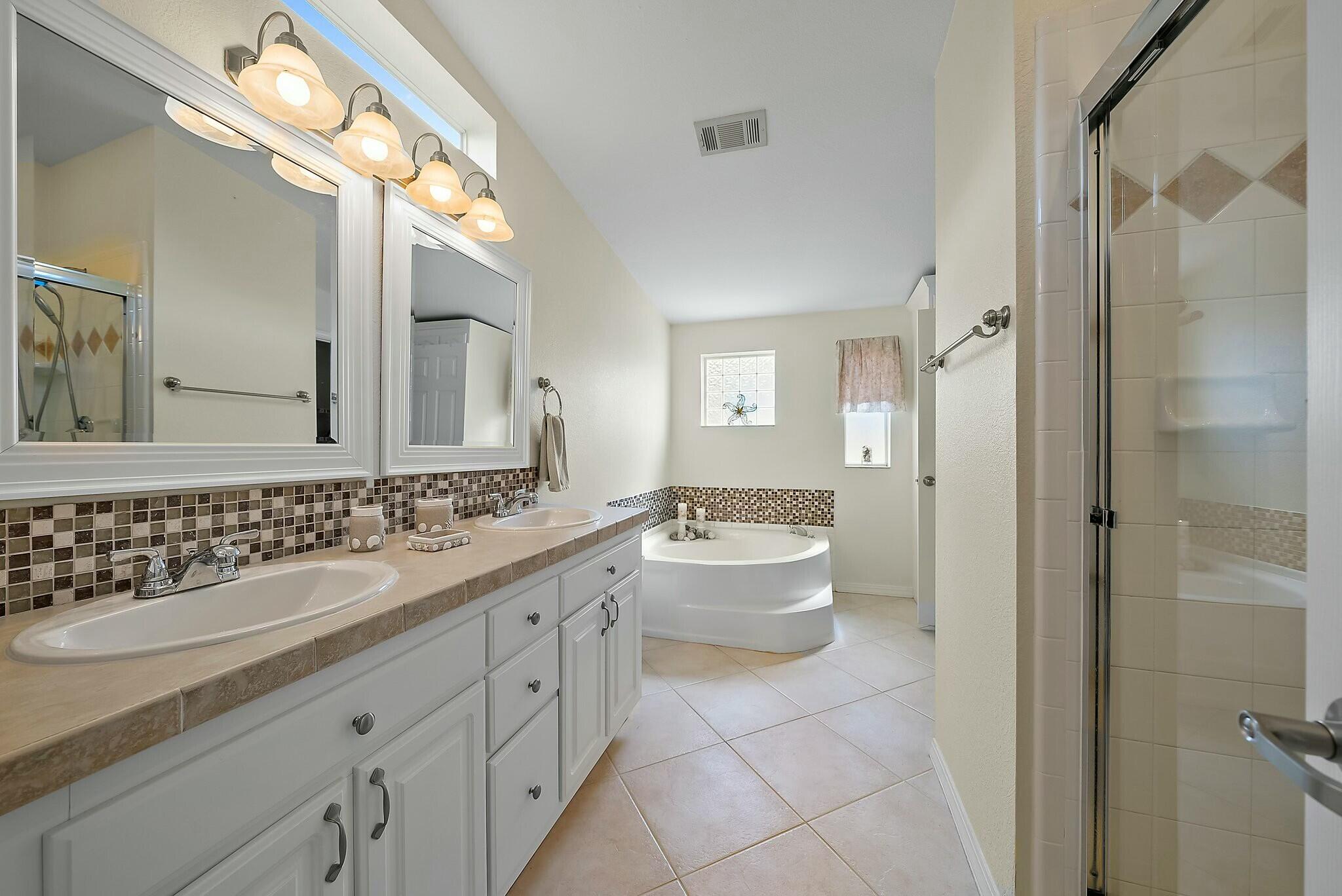 EAGLE'S RETREAT AT SAVANNA CLUB PHASE 2 - Residential