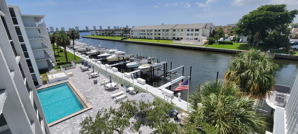 Photo of 108 Paradise Harbour Boulevard #405, North Palm Beach, FL 33408 (MLS # R10909595)