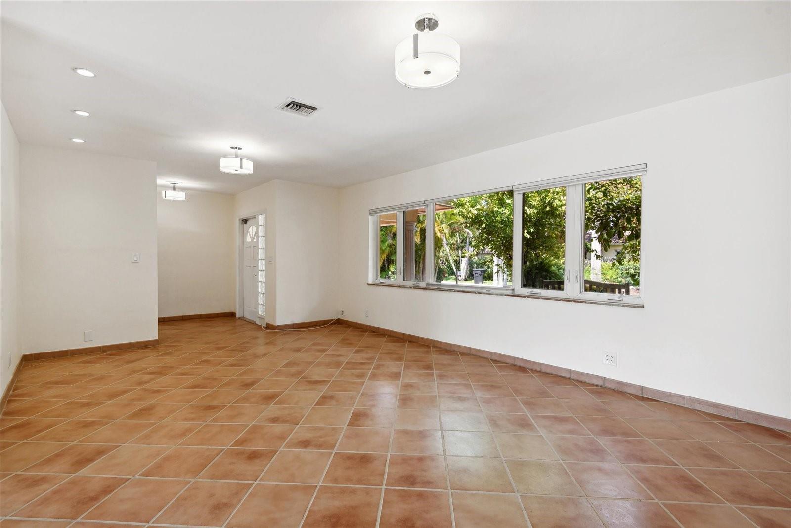 Tropical Point 2 54-27 B - Residential