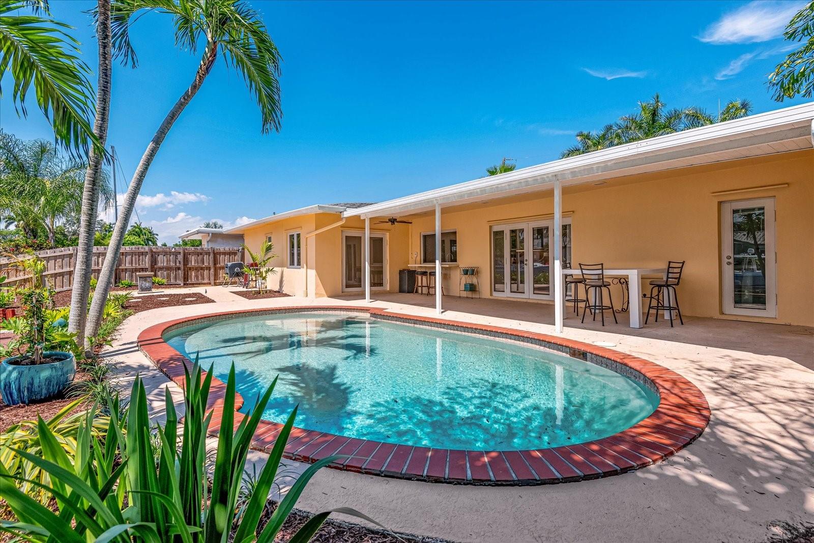 Tropical Point 2 54-27 B - Residential
