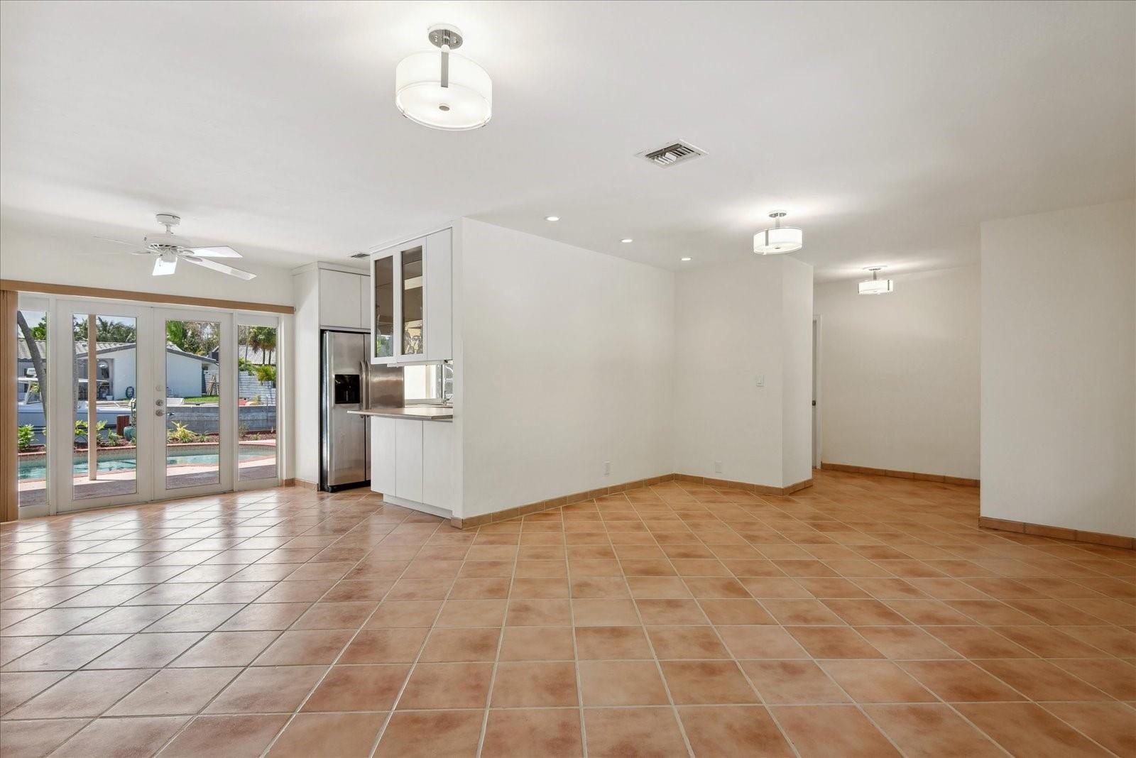 Tropical Point 2 54-27 B - Residential