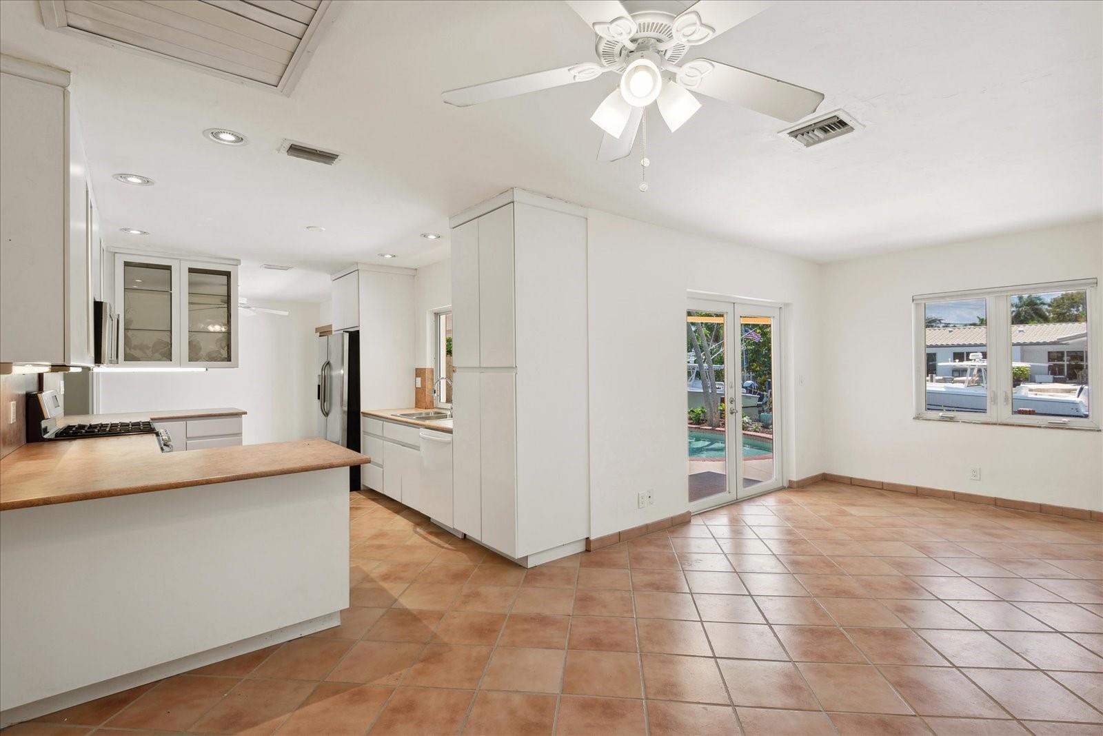 Tropical Point 2 54-27 B - Residential