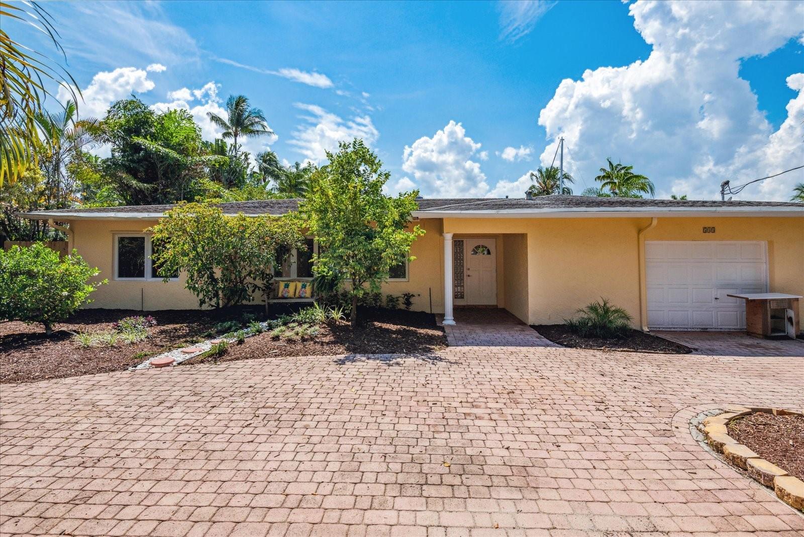 Tropical Point 2 54-27 B - Residential