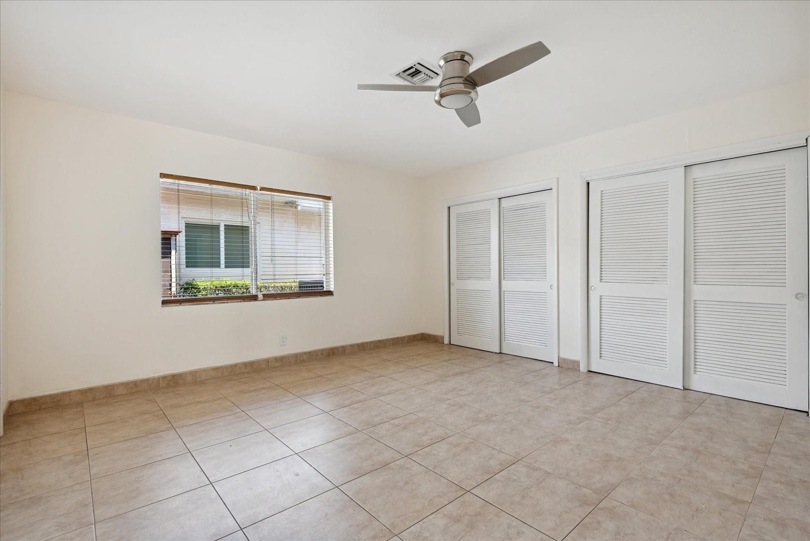 Tropical Point 2 54-27 B - Residential