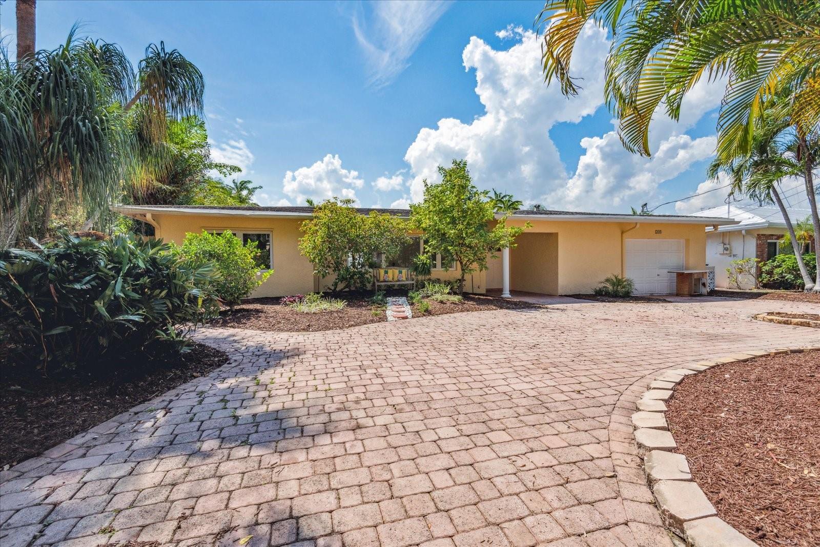Tropical Point 2 54-27 B - Residential