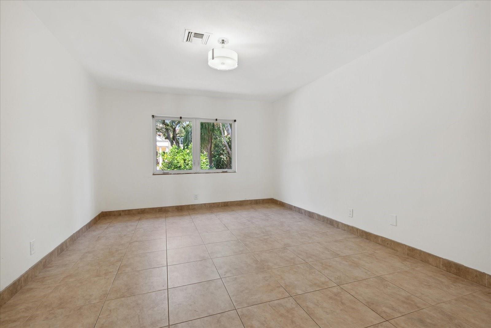 Tropical Point 2 54-27 B - Residential