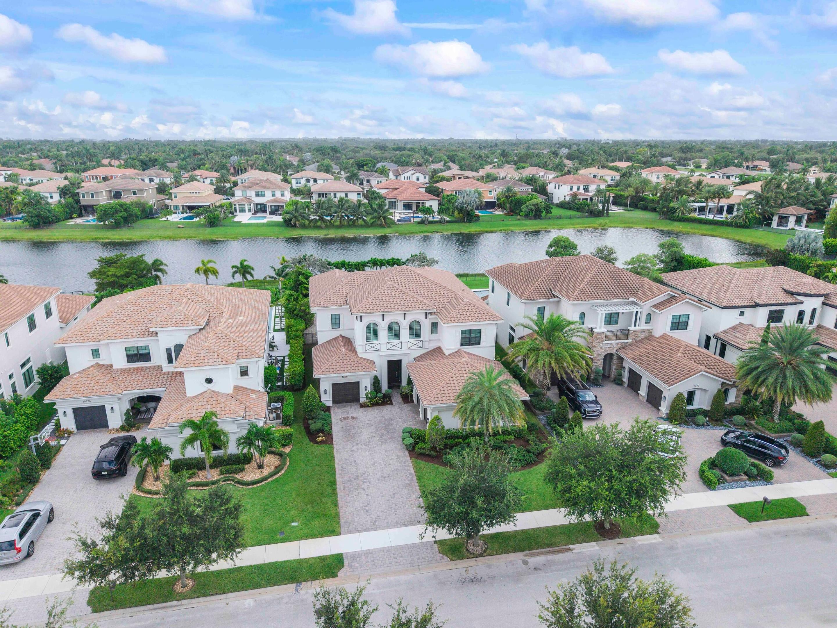 10282 SWEET BAY Manor