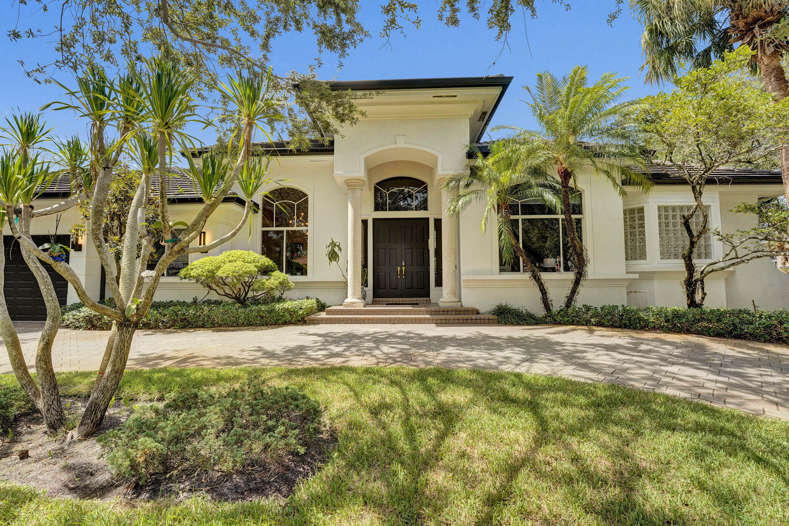 3348 Oak Hill Street
