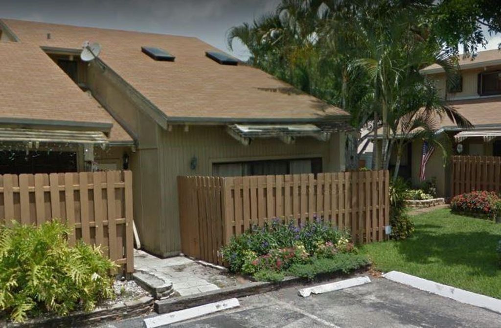 Photo of 8011 SW 22nd Ct #8011, Davie, FL 33324 (MLS # F10532114)