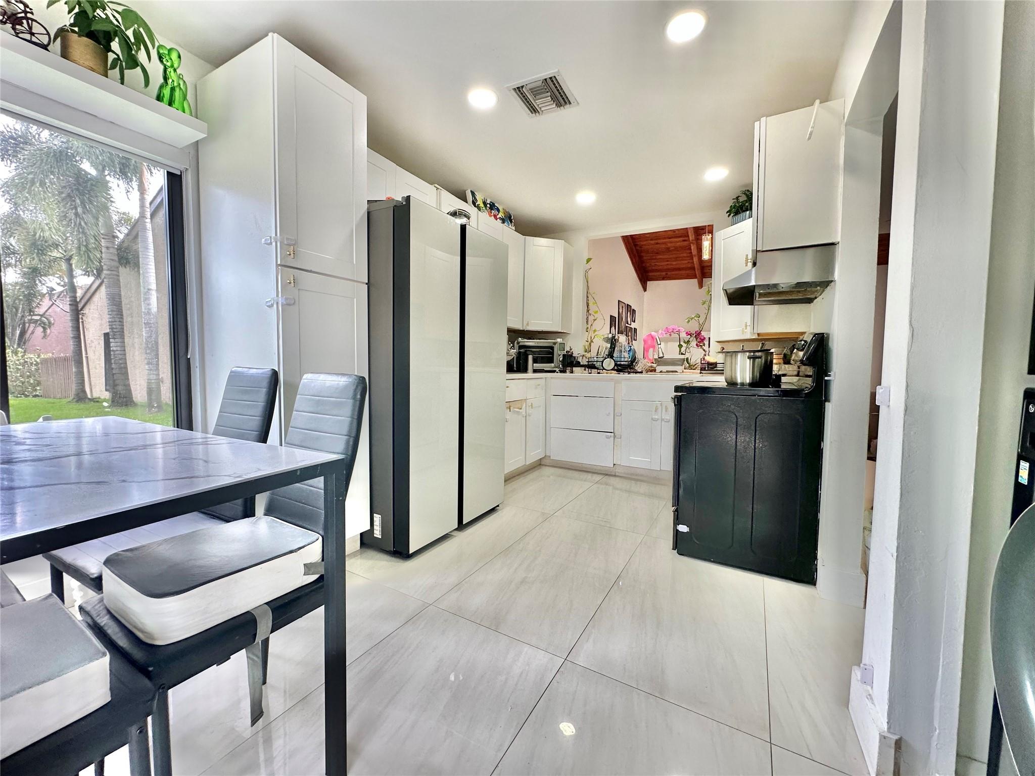 ARROWHEAD GOLF AND TENNIS - Residential