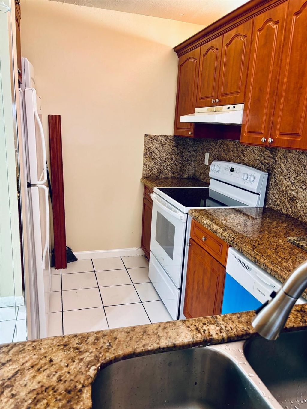 Photo of 1011 Twin Lakes Dr #24-M, Coral Springs, FL 33071 (MLS # F10487565)