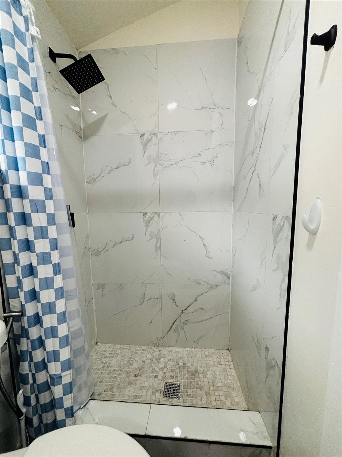 Gillcrest 34-12 B - Residential Lease