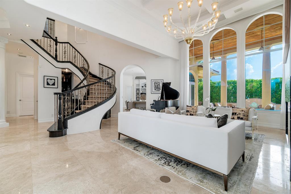 ROYAL PALM YACHT & COUNTR - Residential