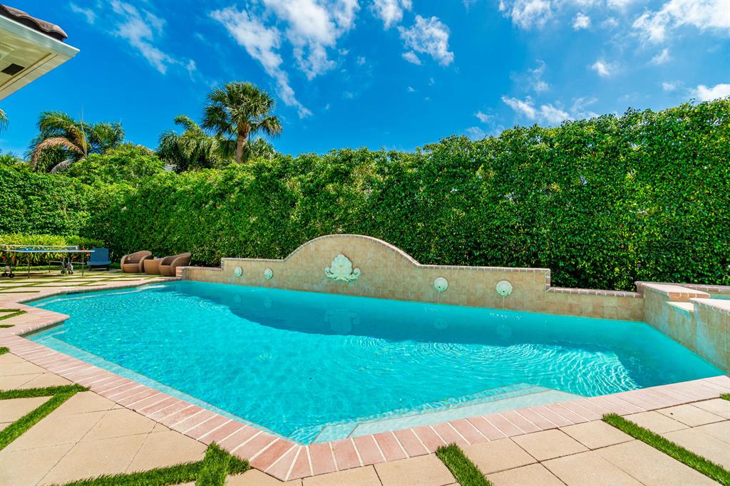 ROYAL PALM YACHT & COUNTR - Residential