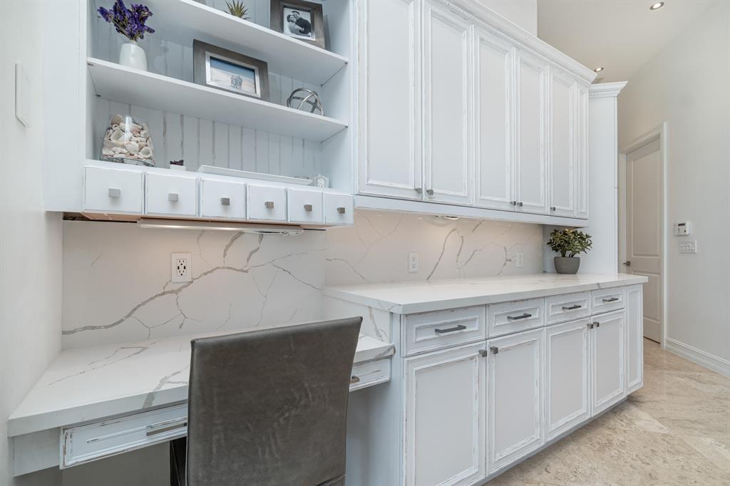 ROYAL PALM YACHT & COUNTR - Residential