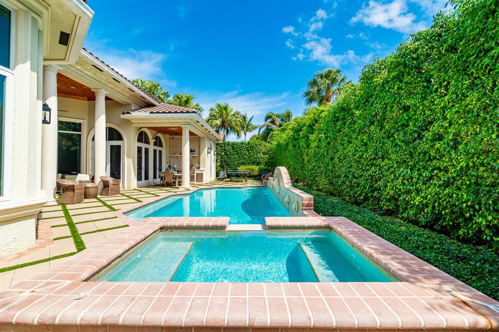 ROYAL PALM YACHT & COUNTR - Residential