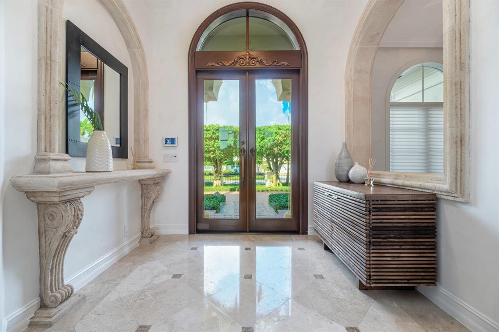 ROYAL PALM YACHT & COUNTR - Residential