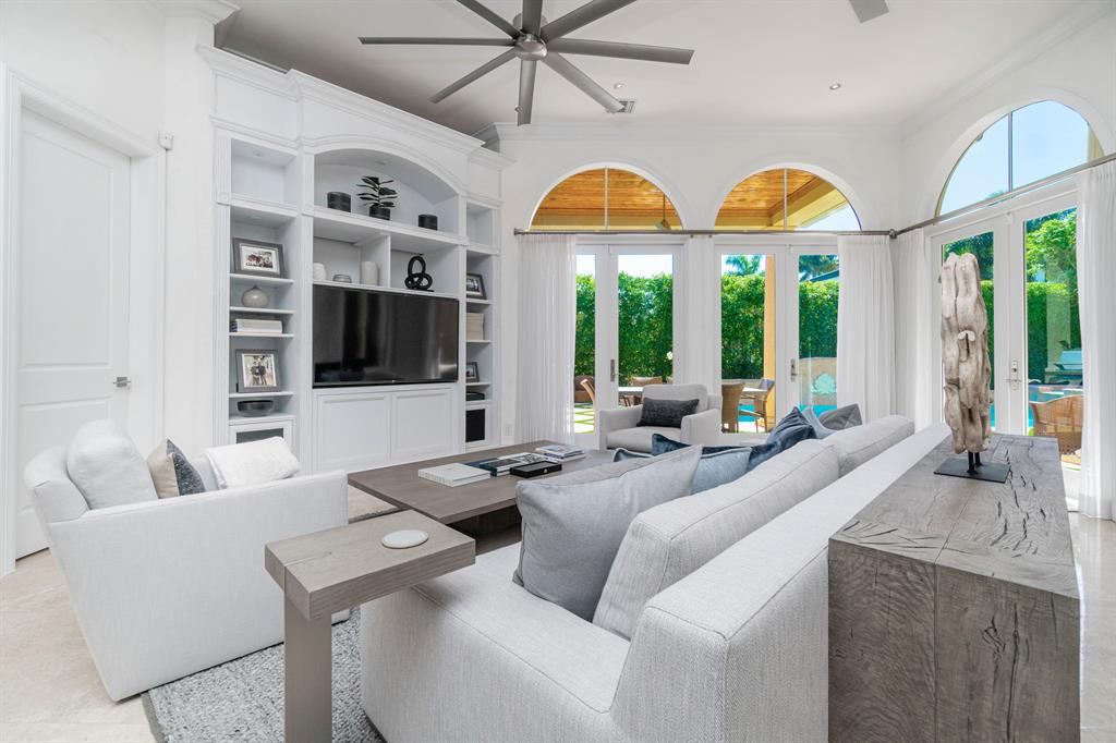 ROYAL PALM YACHT & COUNTR - Residential