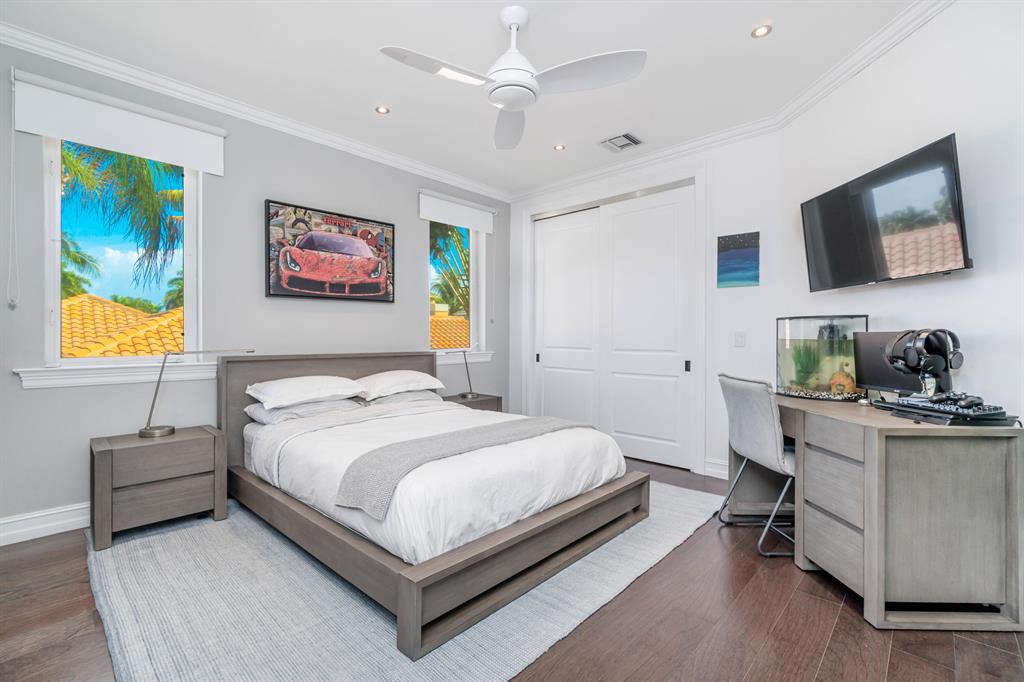 ROYAL PALM YACHT & COUNTR - Residential