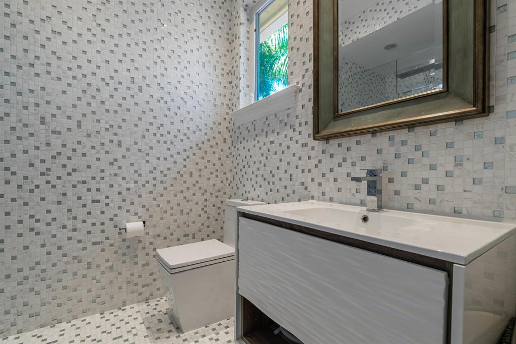 ROYAL PALM YACHT & COUNTR - Residential