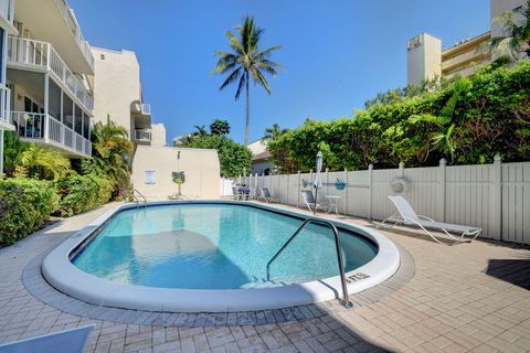 A home in South Palm Beach