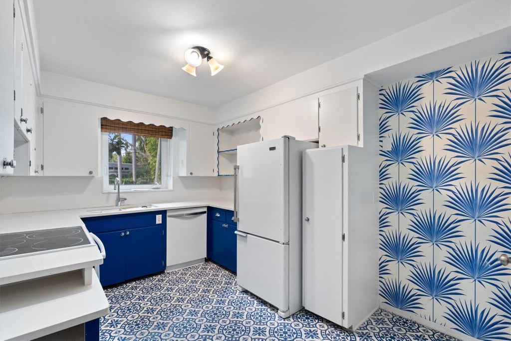 Photo of 410 SE 16th Avenue, Fort Lauderdale, FL 33301 (MLS # F10535019)